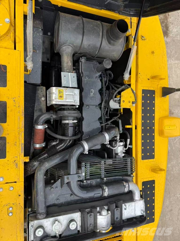 Komatsu PC 200 Bageri guseničari
