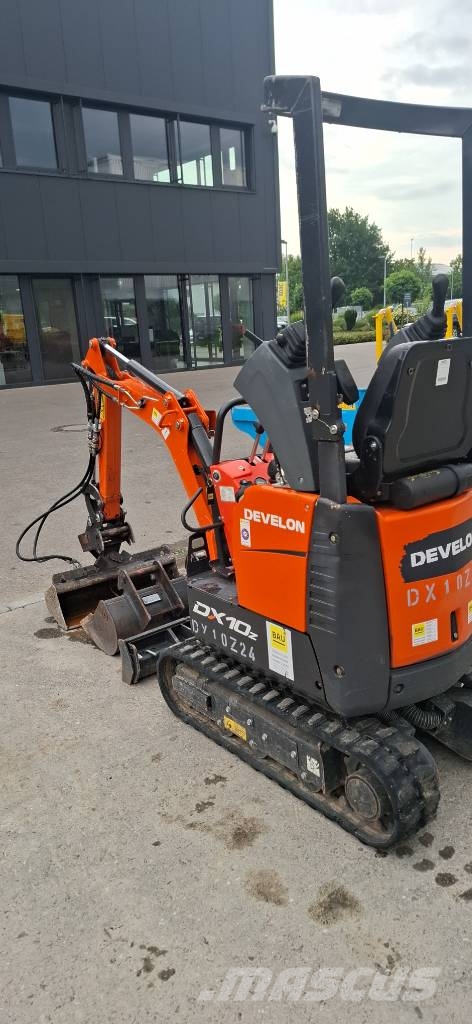 Develon Kurzheckbagger DX 10Z Rupsgraafmachines