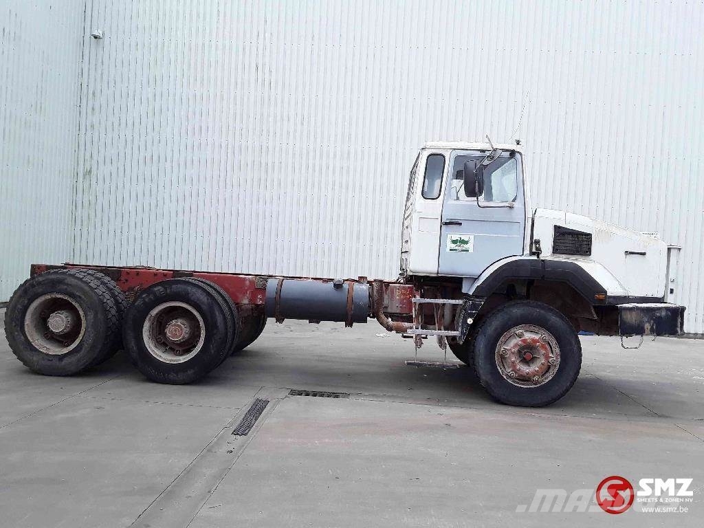 Renault CBH 340 Camiones con chasís y cabina