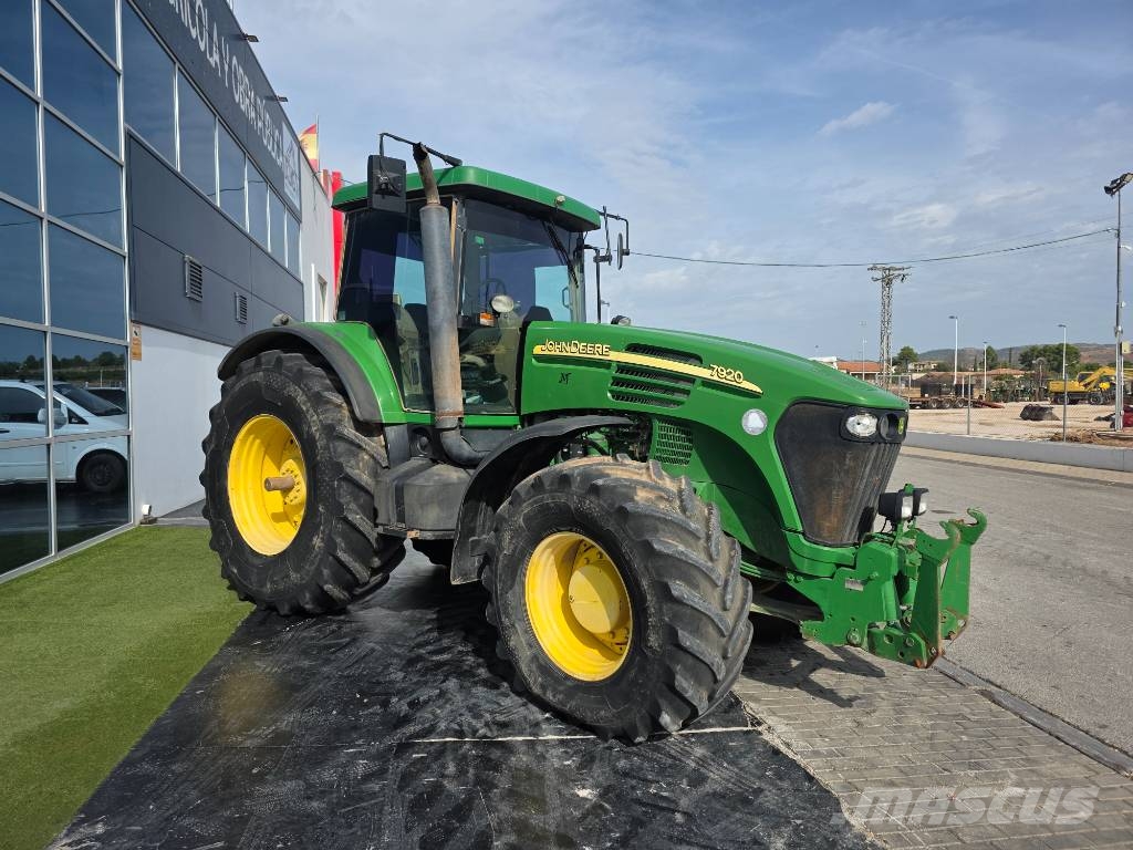 John Deere 7920 Tractores