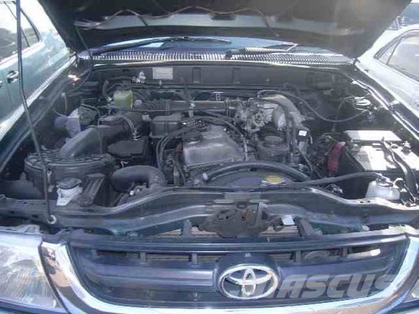 TOYOTA HILUX DOUBLE CABIN Carros