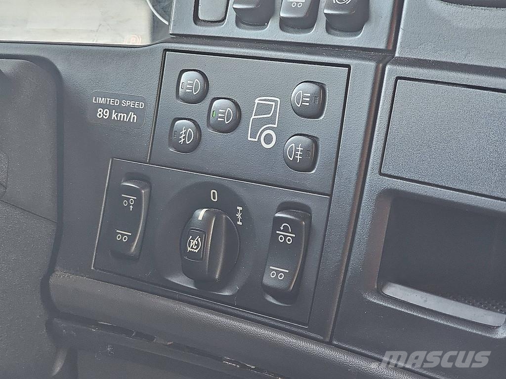 Scania R490 8X2*6 HMF 6020K6 Camiones de cama baja