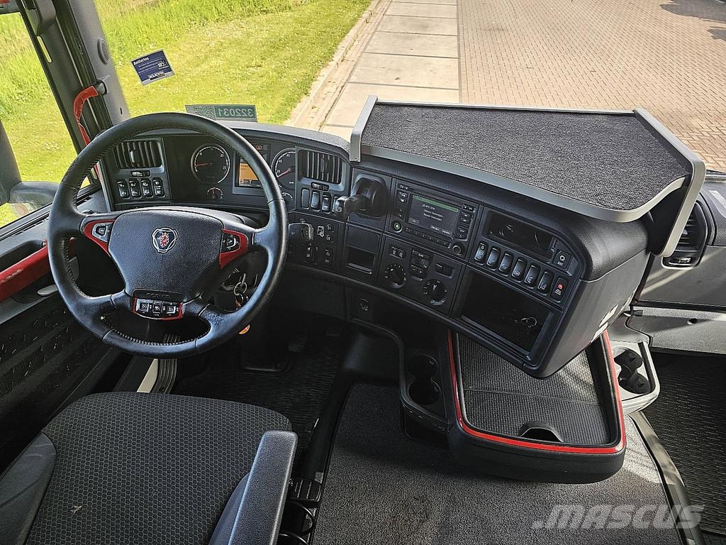 Scania R490 8X2*6 HMF 6020K6 Camiones de cama baja