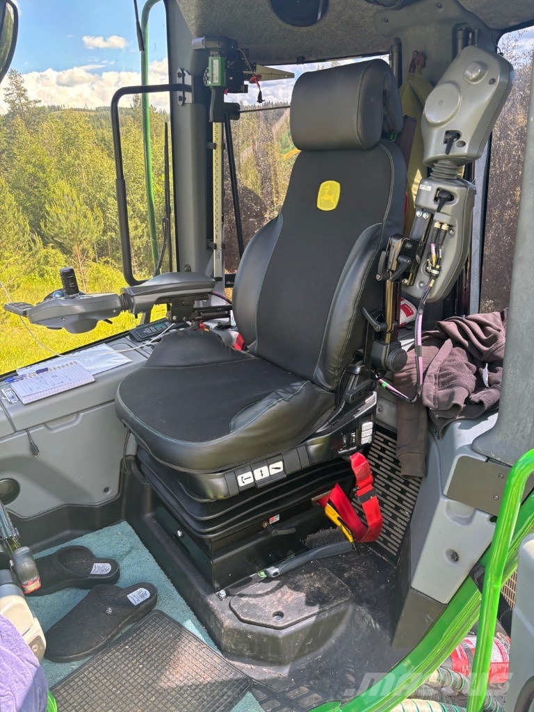 John Deere 1270G Harvesterid
