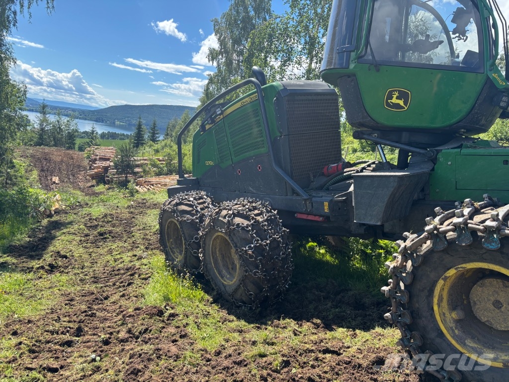 John Deere 1270G Harvesterid