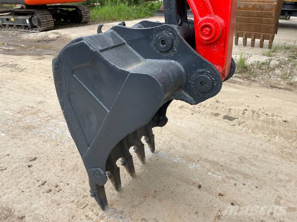 Kubota KX165 Roomikekskavaatorid