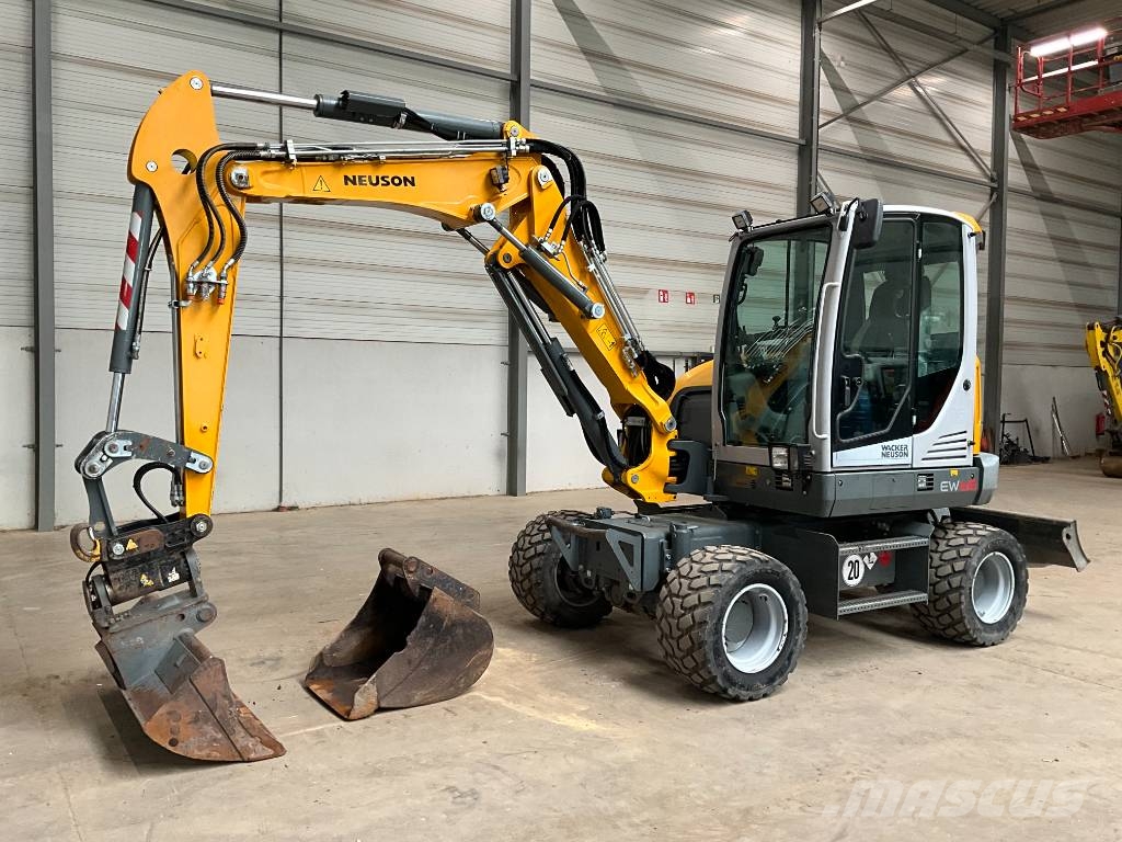 Neuson EW 65 powertilt Wheeled excavators