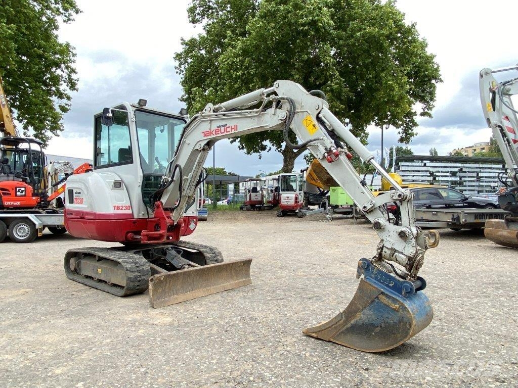 Takeuchi TB 230 V3 Power-Tilt HS03 wie TB240,TB250 Miniexcavadoras
