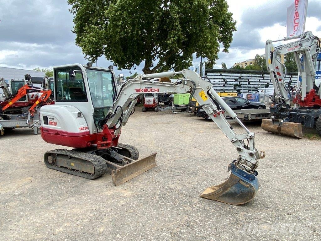 Takeuchi TB 230 V3 Power-Tilt HS03 wie TB240,TB250 Miniexcavadoras