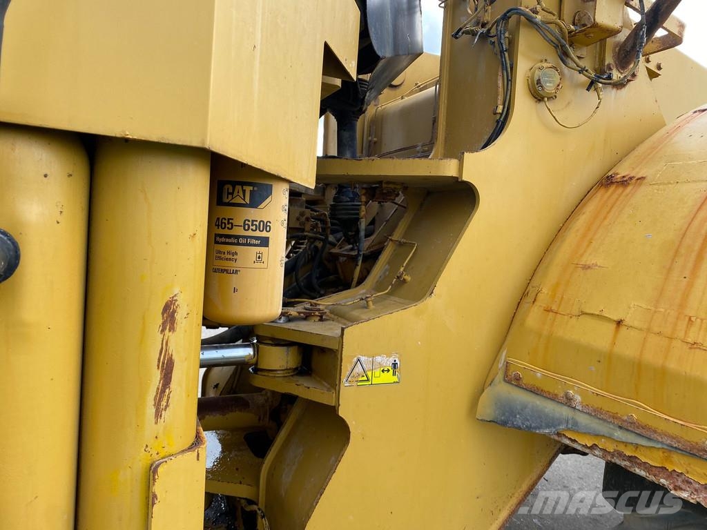 CAT 980H لوادر بعجل