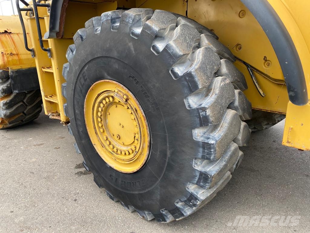CAT 980H لوادر بعجل