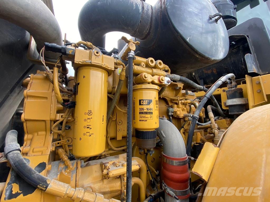 CAT 980H لوادر بعجل