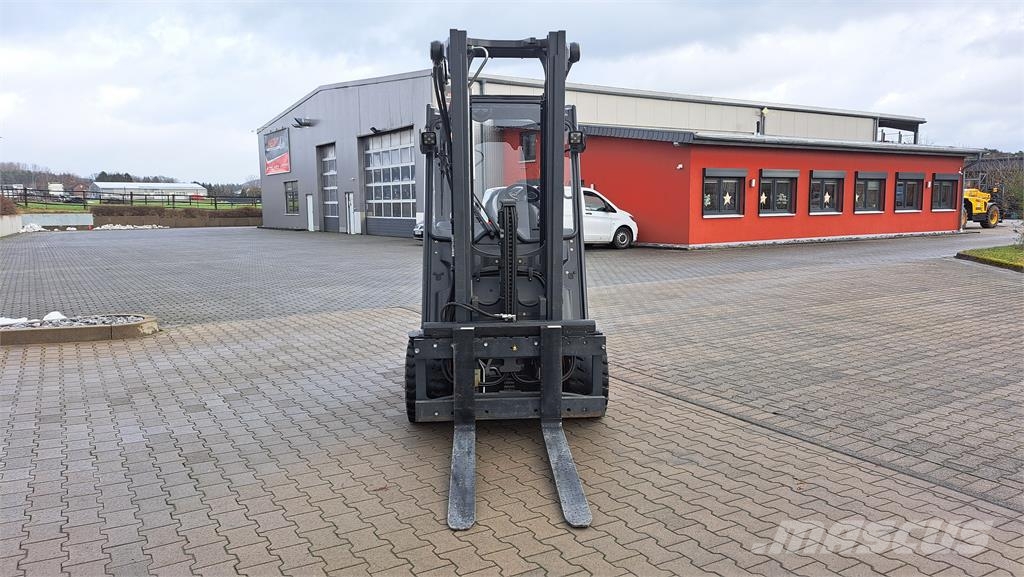 Linde E35HL Electric forklifts