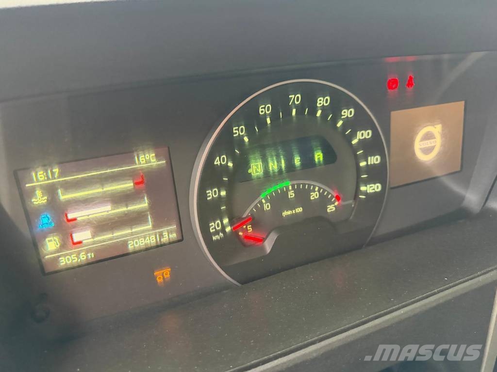 Volvo FM 6*2  Lågmilare Treileri ar āķi