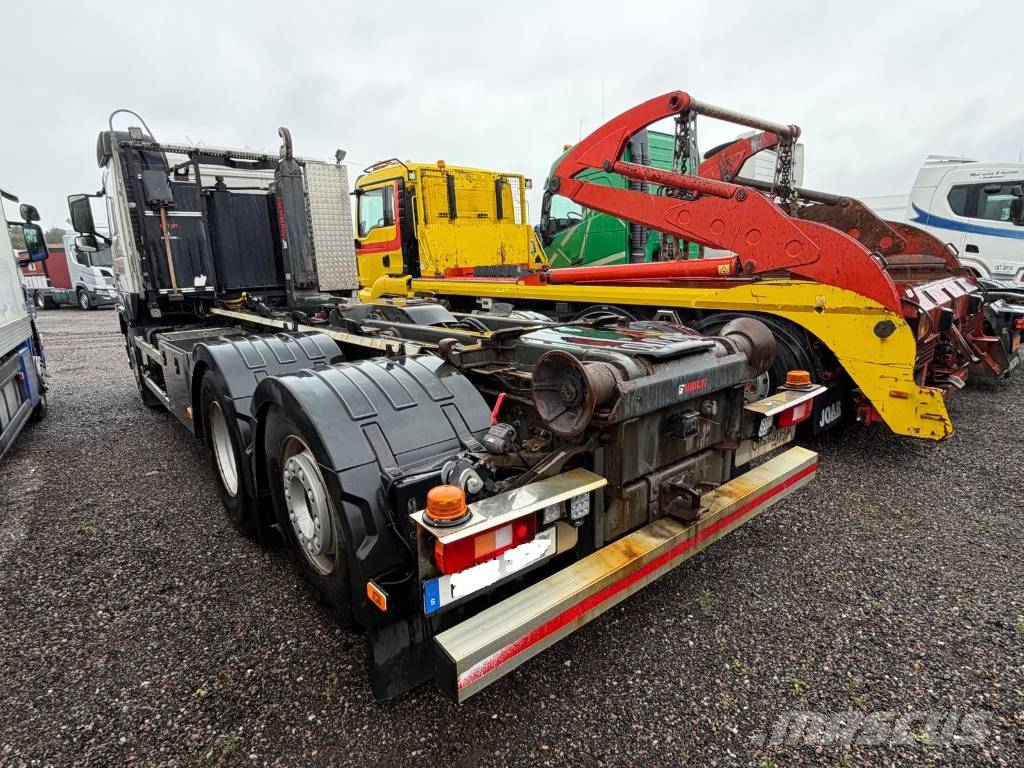 Volvo FM 6*2  Lågmilare Treileri ar āķi