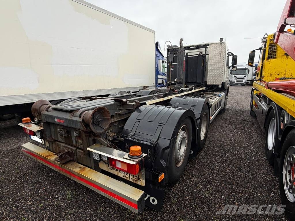 Volvo FM 6*2  Lågmilare Treileri ar āķi