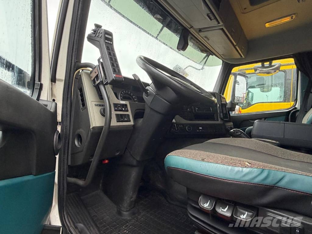 Volvo FM 6*2  Lågmilare Treileri ar āķi