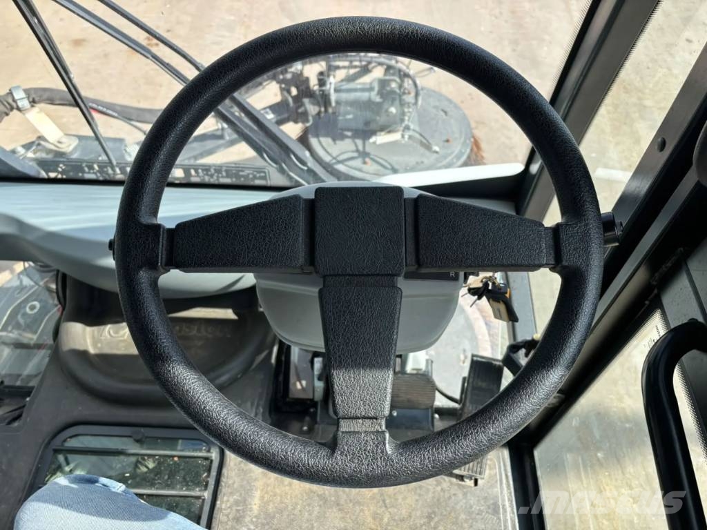 Johnston CX401 - 80 km/h - Sweeper كناسات