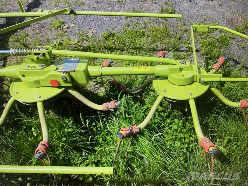 CLAAS VOLTO 64 耙與翻草機