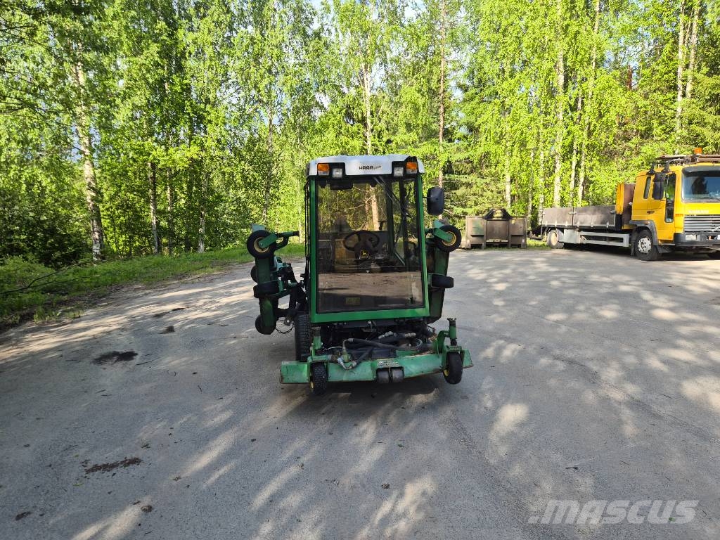 John Deere 1600 ركوب الحشائش