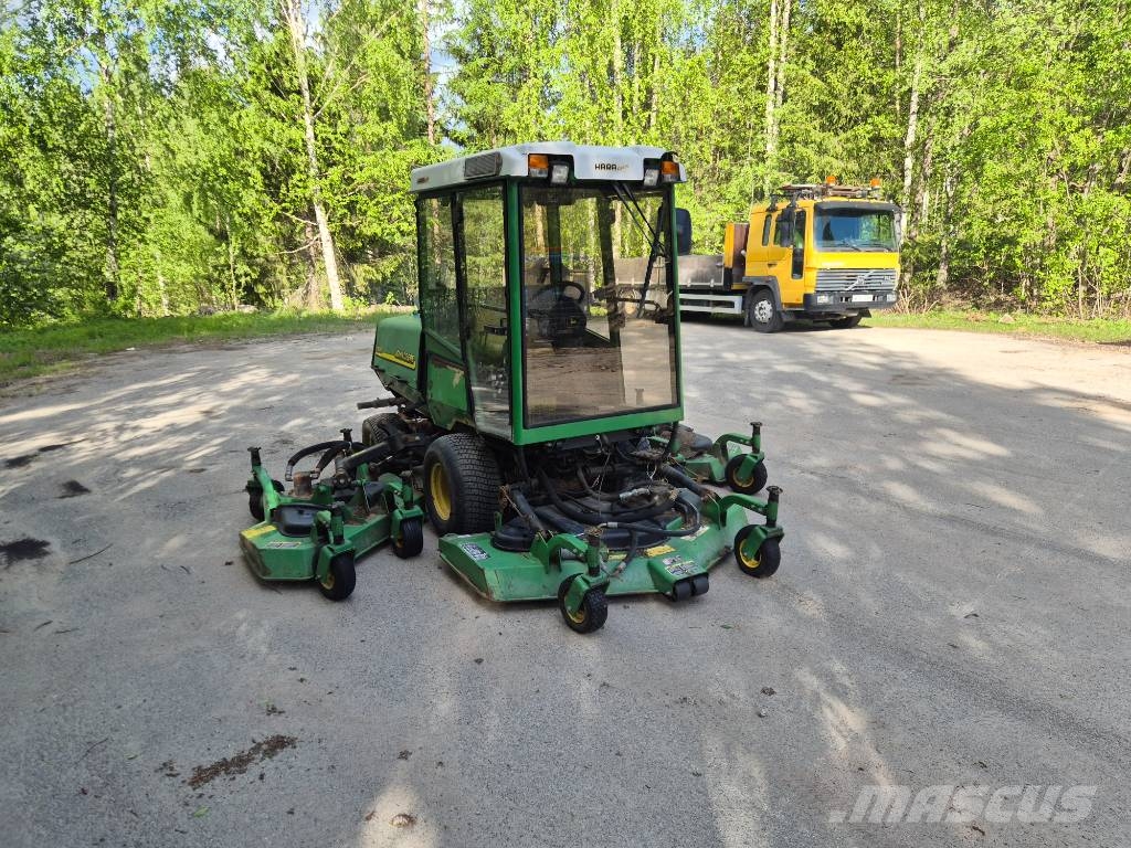 John Deere 1600 ركوب الحشائش