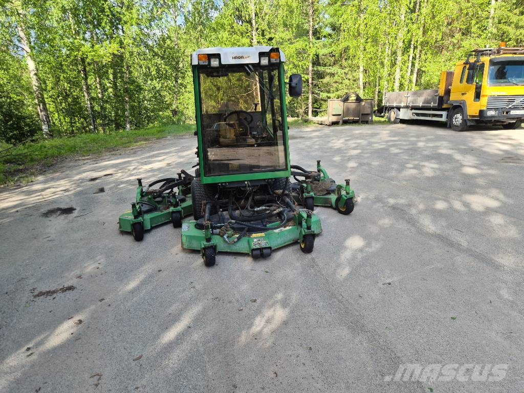 John Deere 1600 ركوب الحشائش