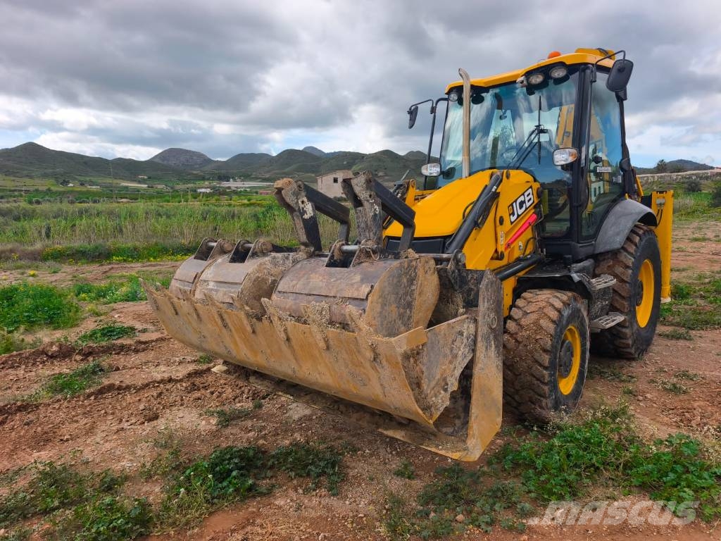 JCB 3 CX SM 4 T Kazıcı yükleyiciler - beko loder