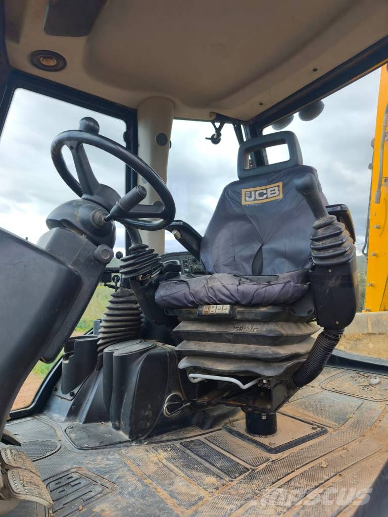JCB 3 CX SM 4 T Kazıcı yükleyiciler - beko loder