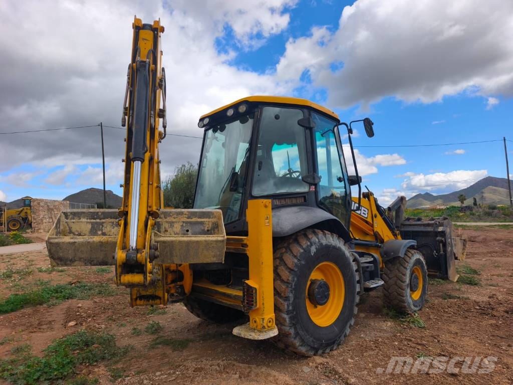 JCB 3 CX SM 4 T Kazıcı yükleyiciler - beko loder