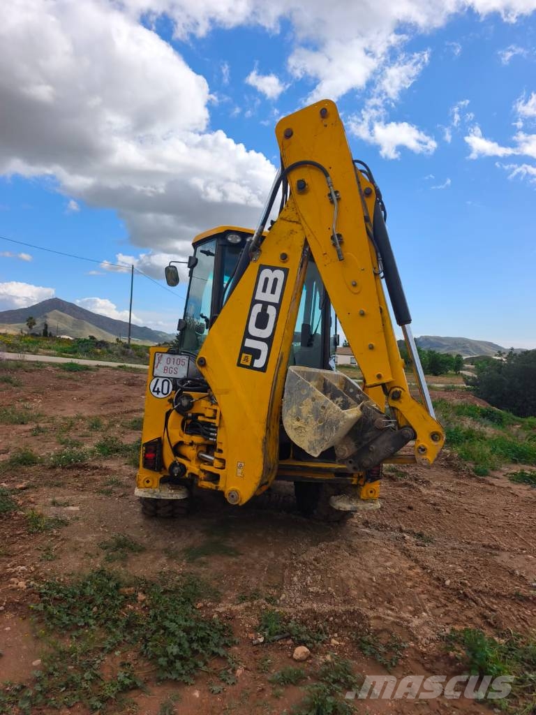 JCB 3 CX SM 4 T Kazıcı yükleyiciler - beko loder