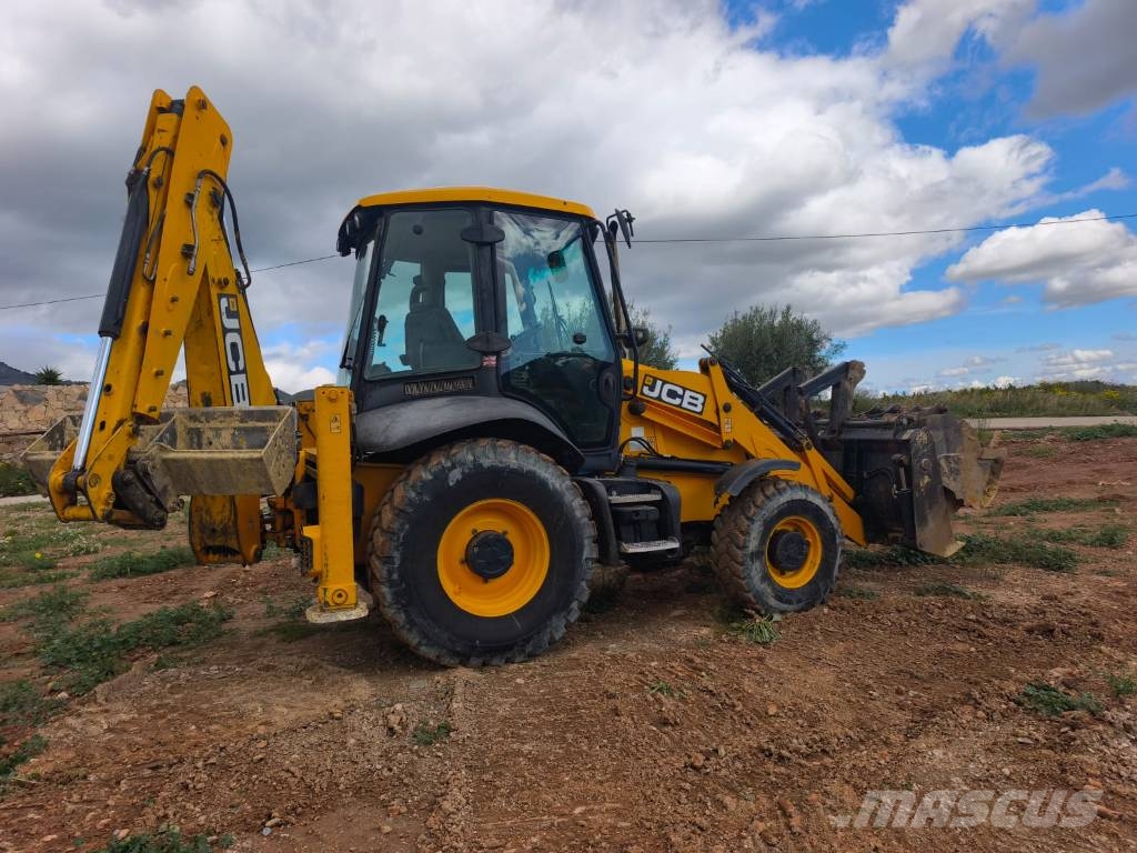 JCB 3 CX SM 4 T Kazıcı yükleyiciler - beko loder