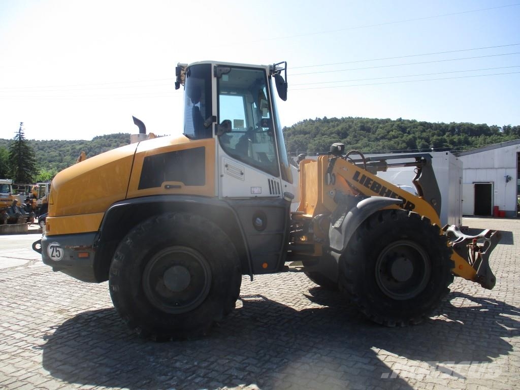 Liebherr L 518 لوادر بعجل