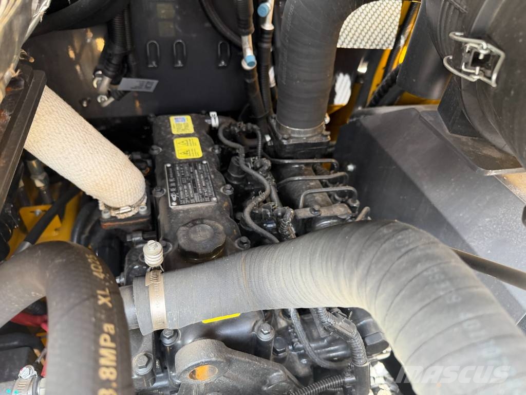 XCMG XC 740 K ( UNUSED NEW ) لوادر انزلاقية التوجيه