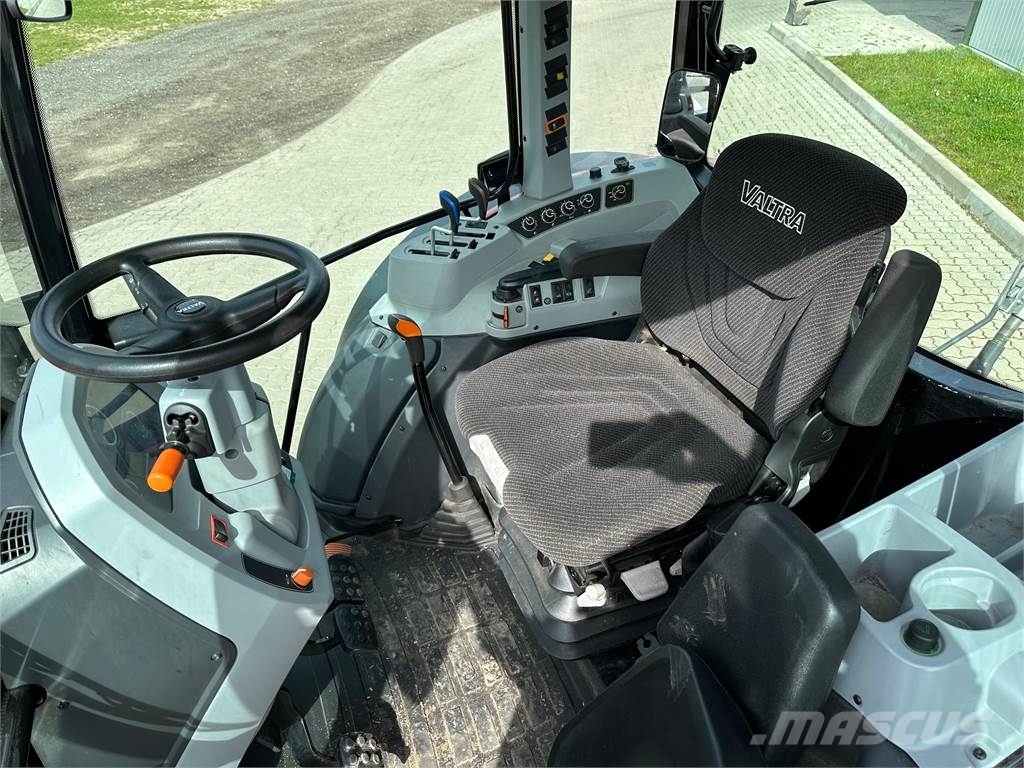 Valtra A105 MH Tractoare