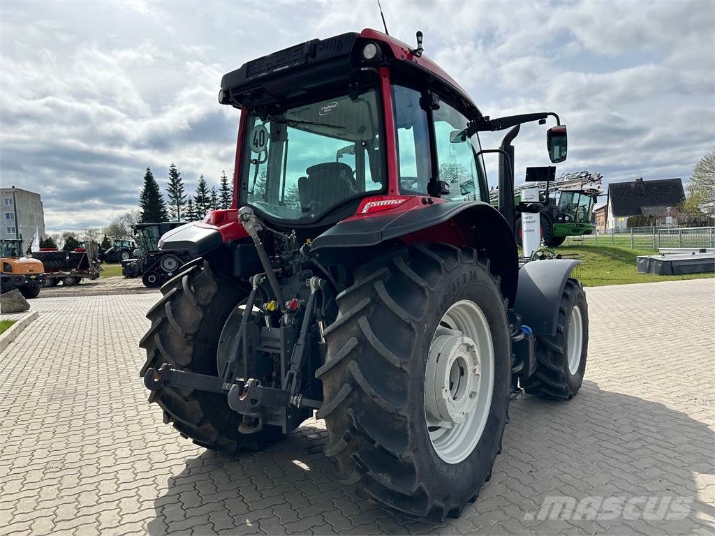 Valtra A105 MH Tractoare