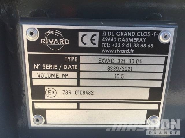 Rivard - Mercedes-Benz EXVAC - Arocs 3253 8x4 Kombinované/Čerpací cisterny