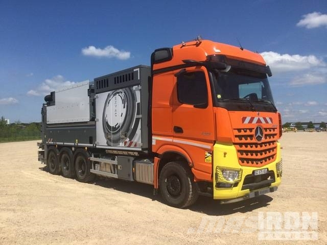 Rivard - Mercedes-Benz EXVAC - Arocs 3253 8x4 Kombinované/Čerpací cisterny
