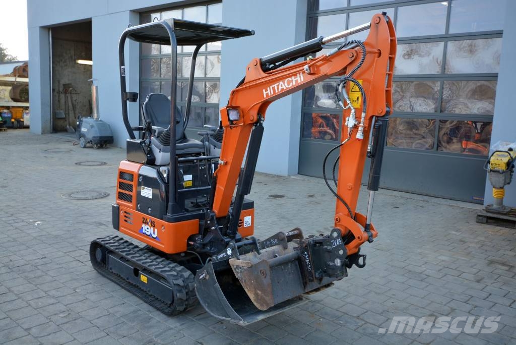 Hitachi ZX 19 U-6 小型挖掘机