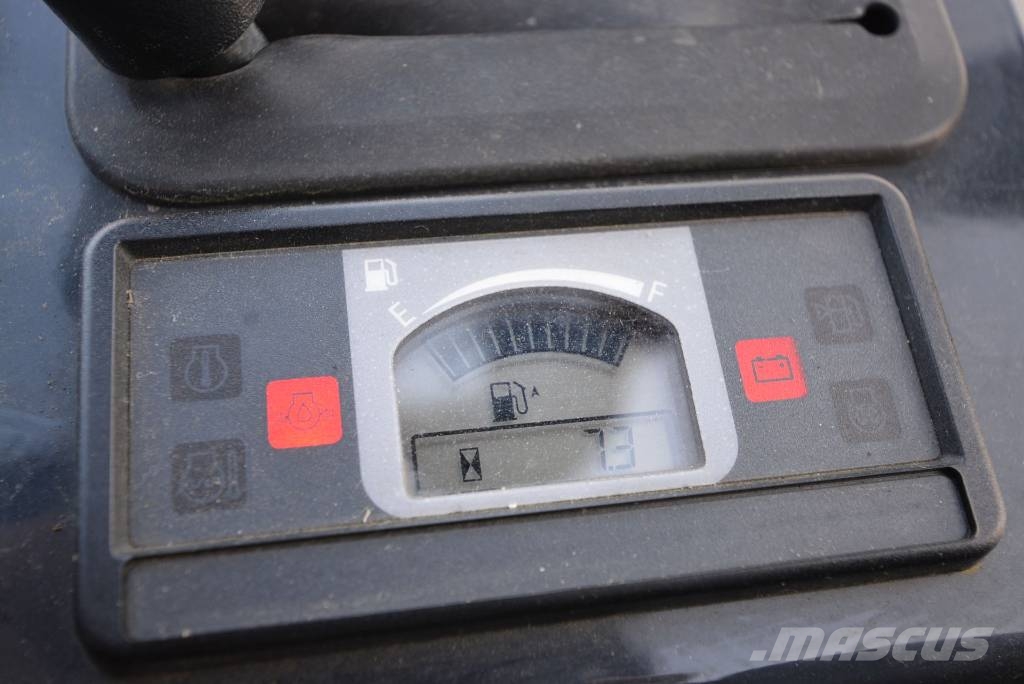 Hitachi ZX 19 U-6 小型挖掘机