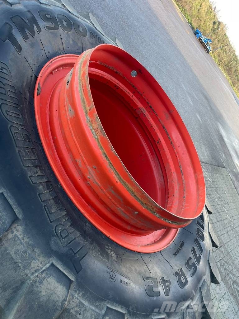 Trelleborg 710/75R42/38 篱笆切割机