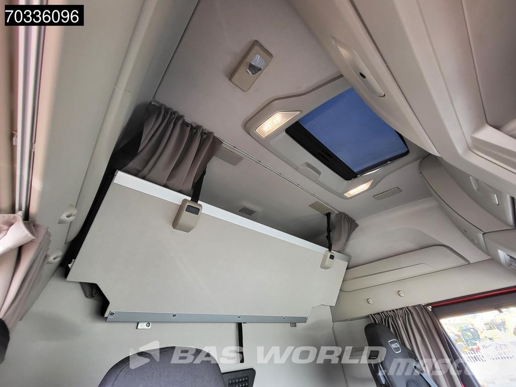 Iveco S-Way 460 S-Way 4X2 LNG! Retarder 2x Tanks Standkl Vetopöytäautot