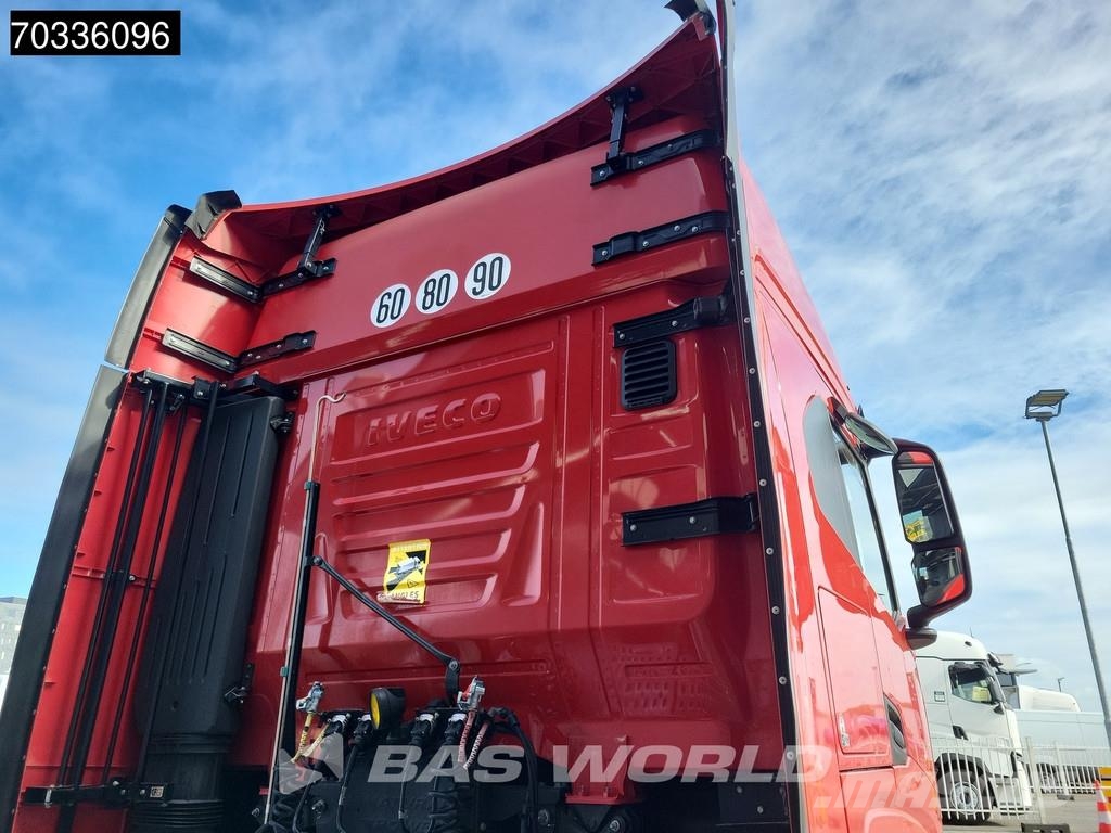 Iveco S-Way 460 S-Way 4X2 LNG! Retarder 2x Tanks Standkl Vetopöytäautot
