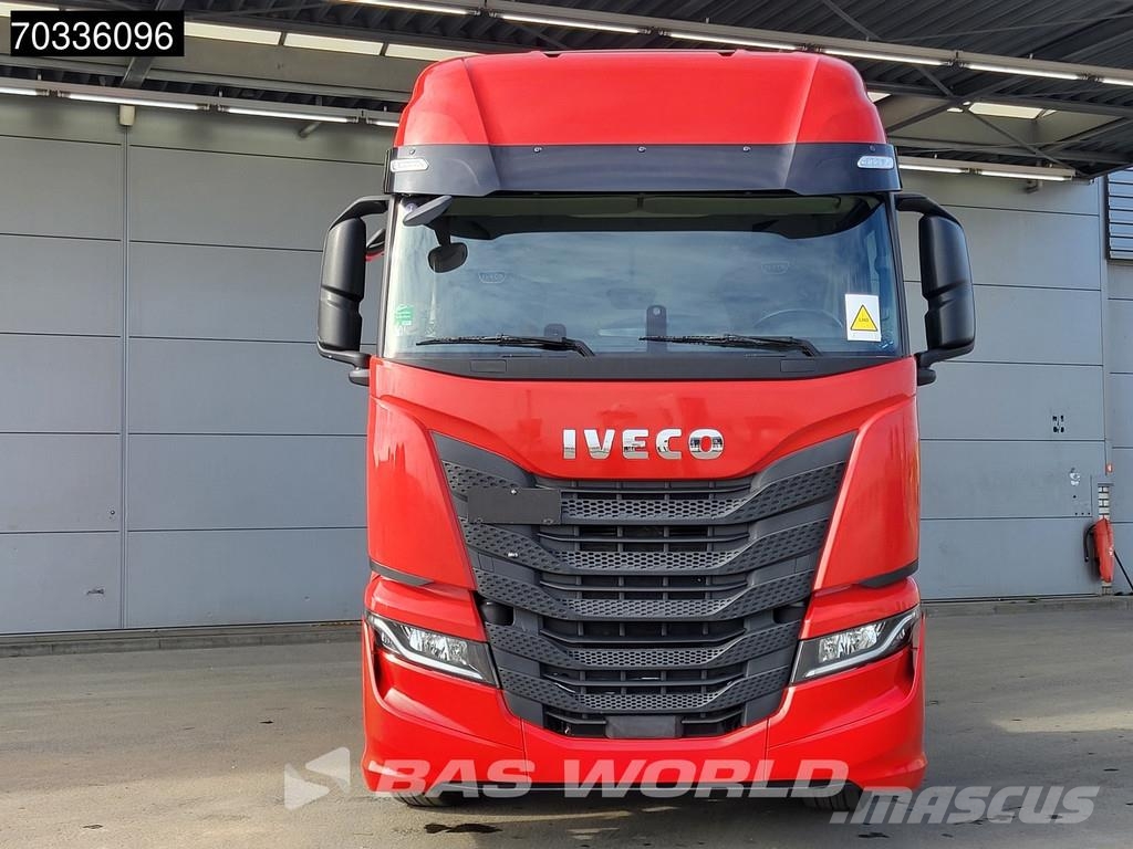 Iveco S-Way 460 S-Way 4X2 LNG! Retarder 2x Tanks Standkl Vetopöytäautot