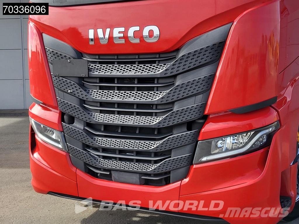 Iveco S-Way 460 S-Way 4X2 LNG! Retarder 2x Tanks Standkl Vetopöytäautot