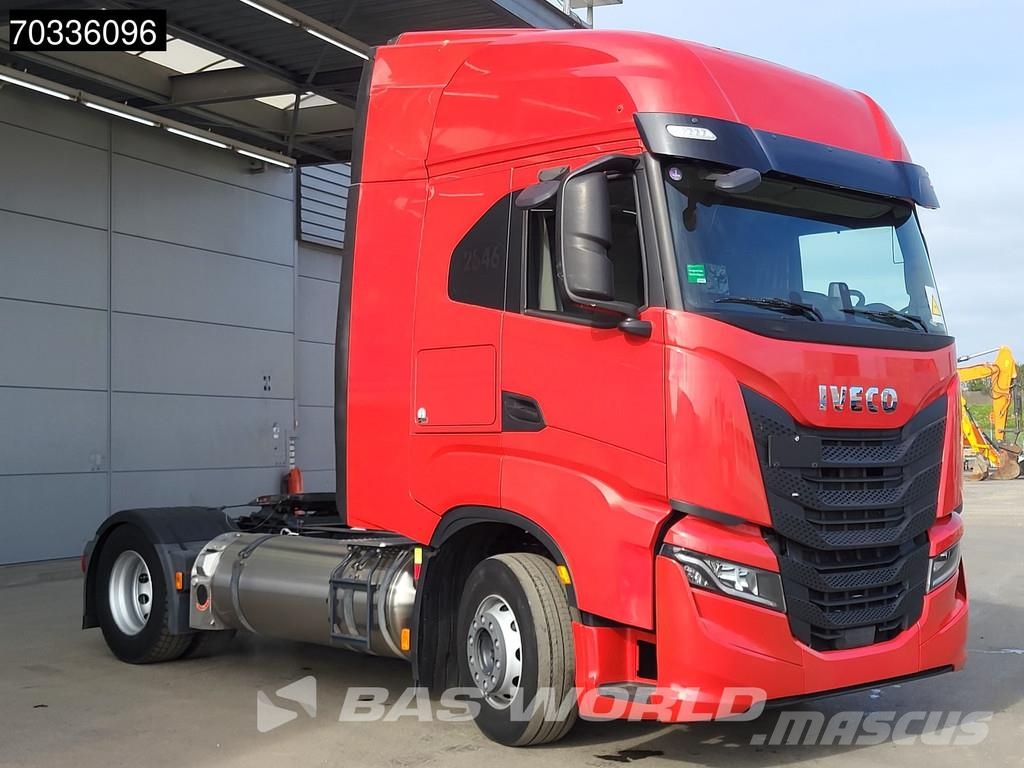 Iveco S-Way 460 S-Way 4X2 LNG! Retarder 2x Tanks Standkl Vetopöytäautot
