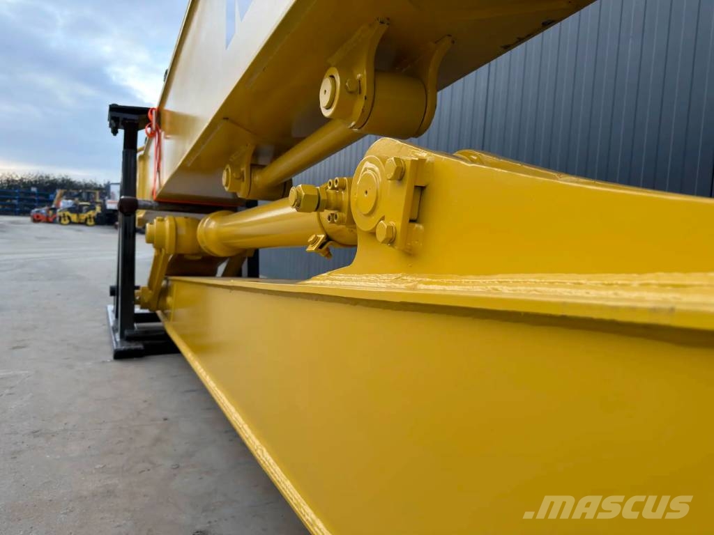 Komatsu PC200 18 mtr Long Reach Equipment جرافات عكسية
