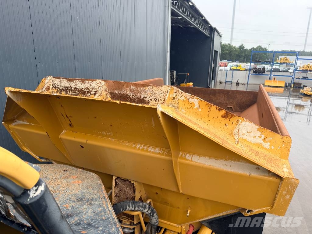 CAT 735 Knik dumptrucks