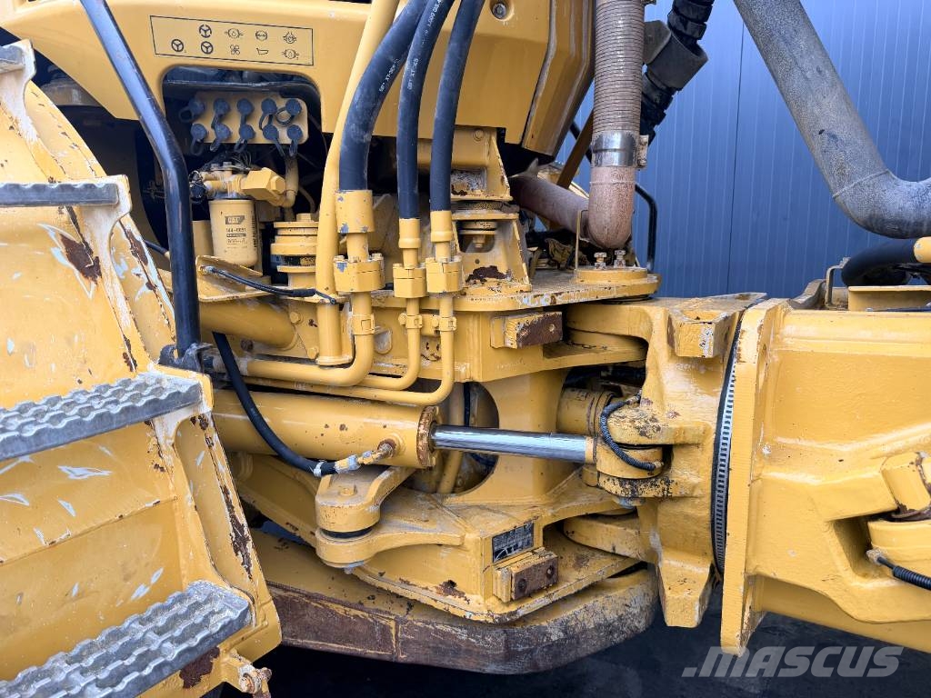 CAT 735 Knik dumptrucks