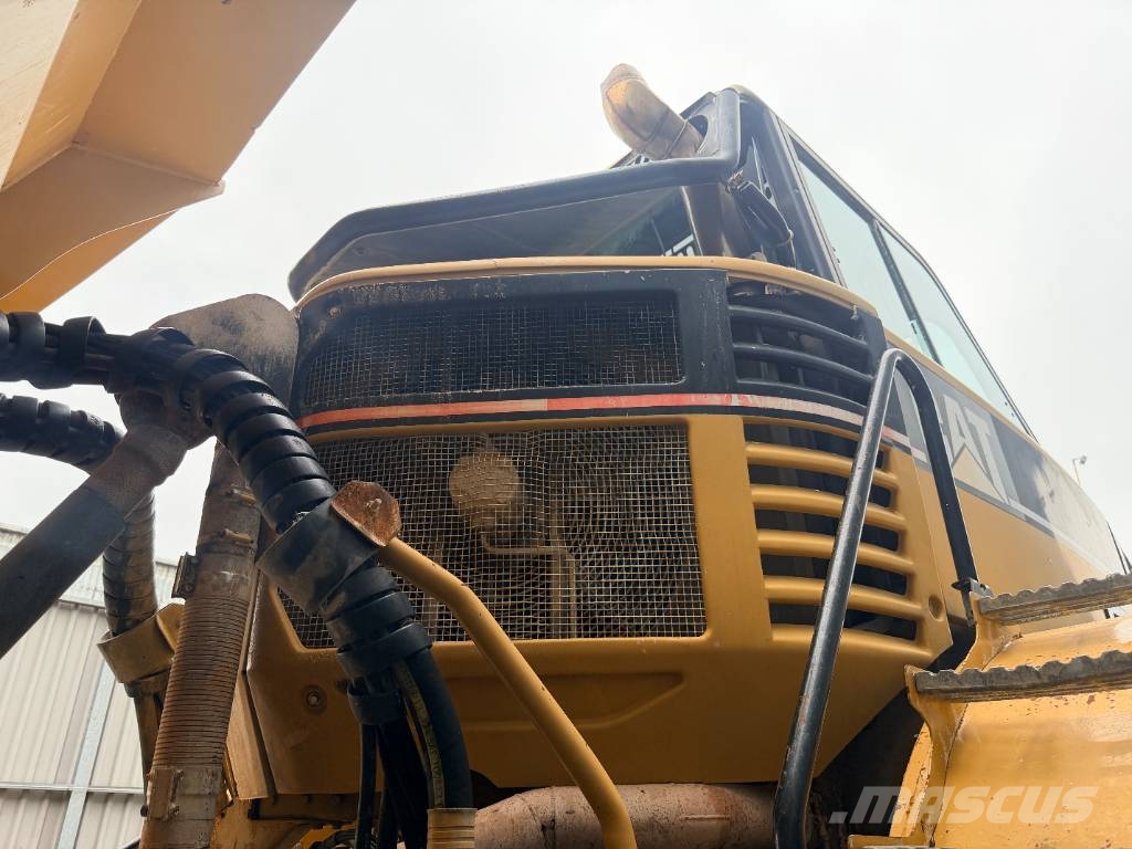 CAT 735 Knik dumptrucks