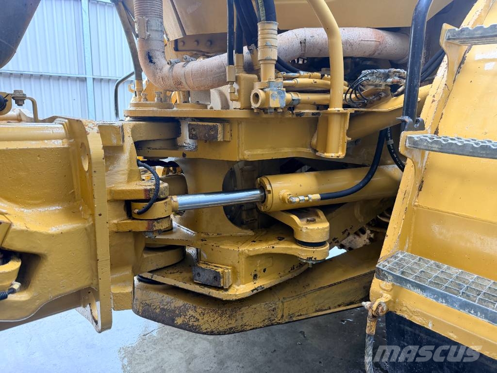 CAT 735 Knik dumptrucks